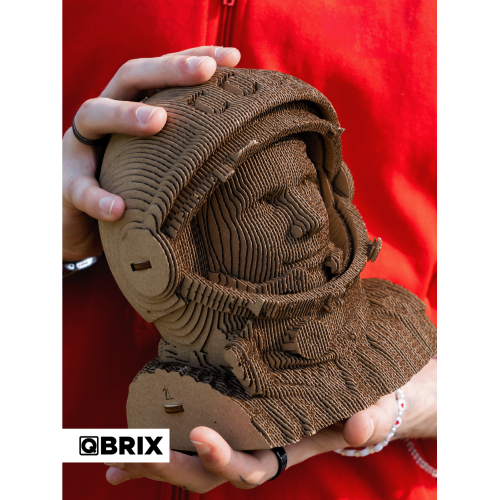 3D конструктор из картона Юрий Гагарин/ 3Д пазл QBRIX